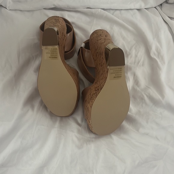 Colin Stuart wedge heels. New with box. - Picture 5 of 8